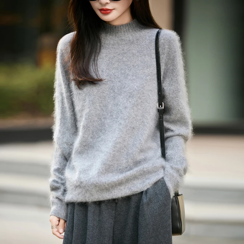 Embroidery Fashion - Damski puszysty sweter z wysokim kołnierzem,